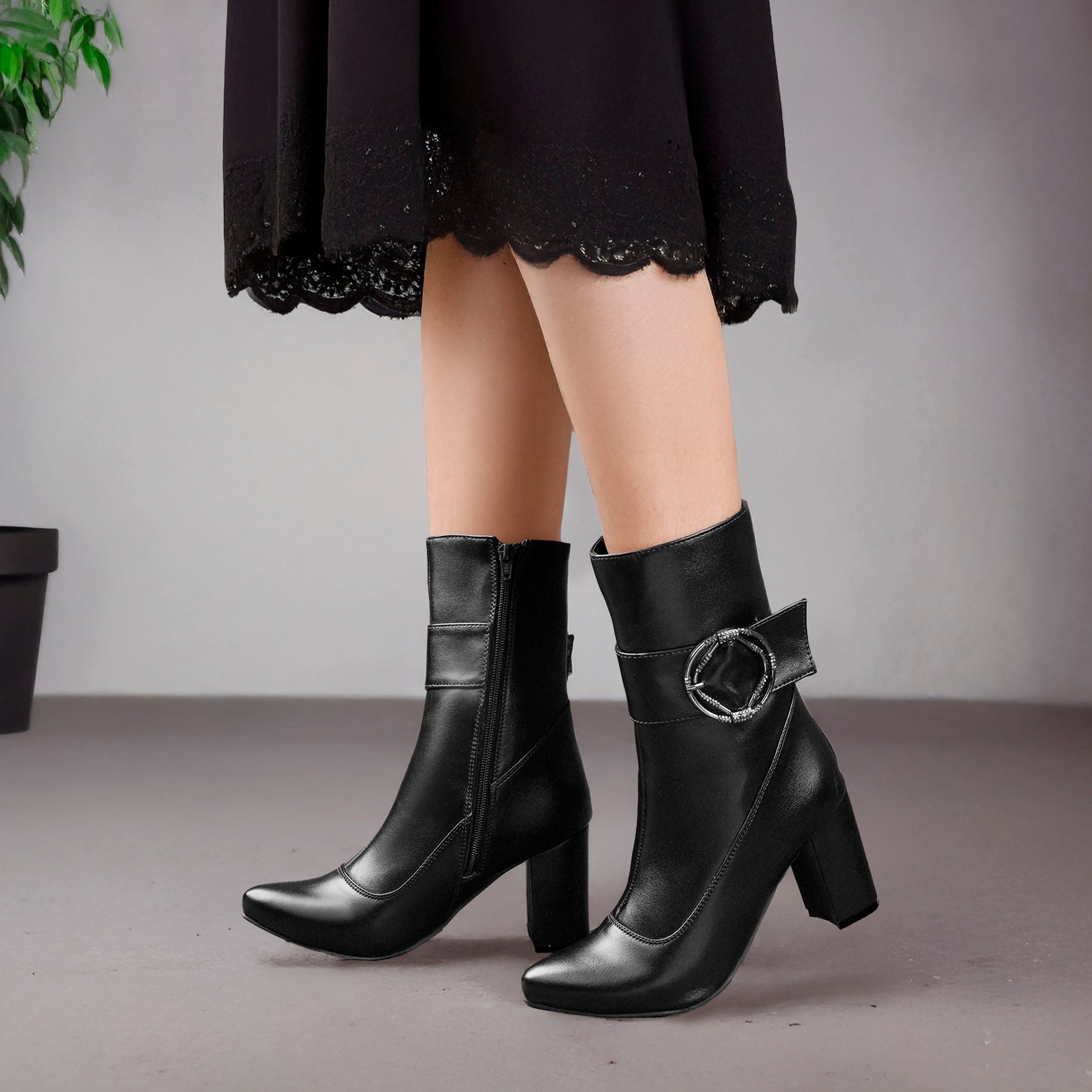 Women's Classy ankle buckle Boots
