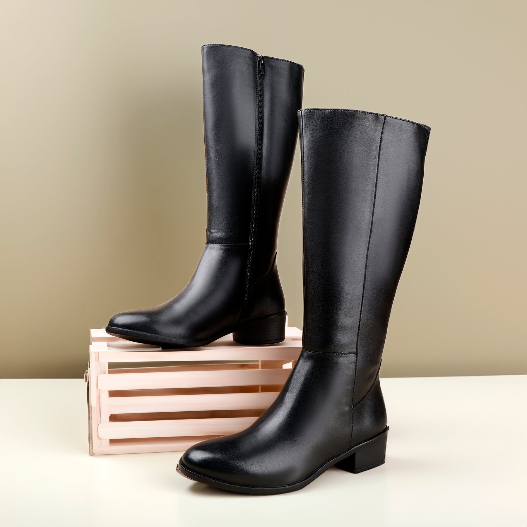 Ultra Fashionable High Knee Zipper Long Boots For Women