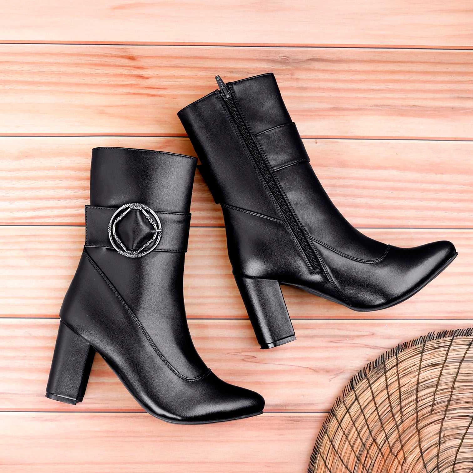 Women's Classy ankle buckle Boots